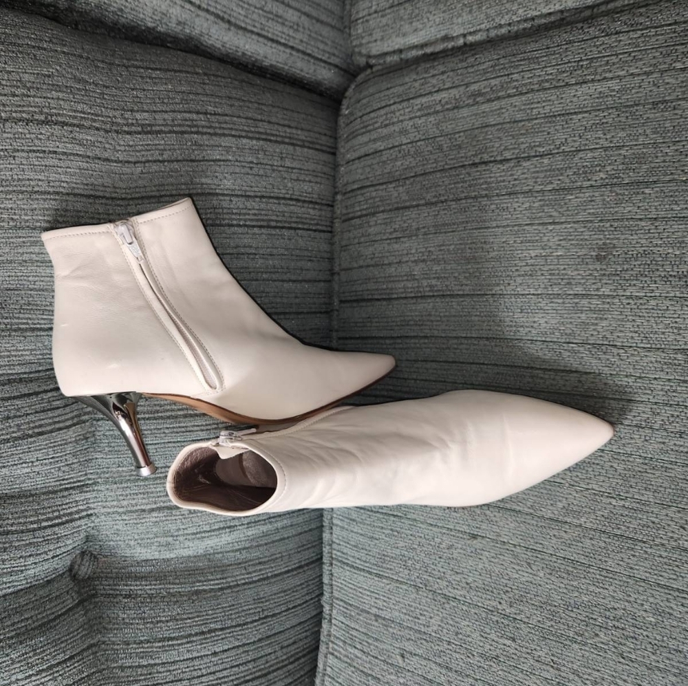 AGL white pointy toe booties.
